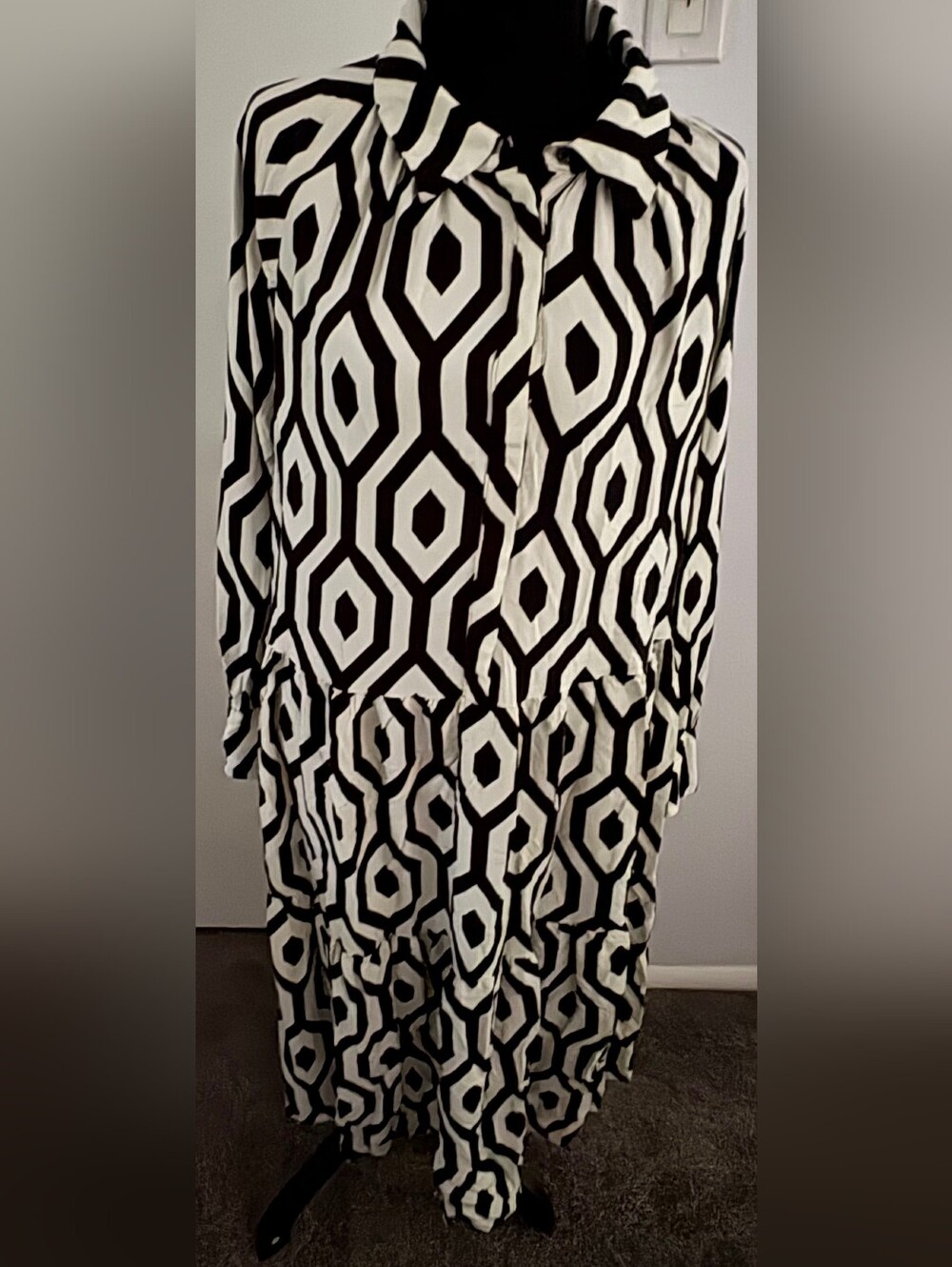 H&M Black and White Geometric Dress